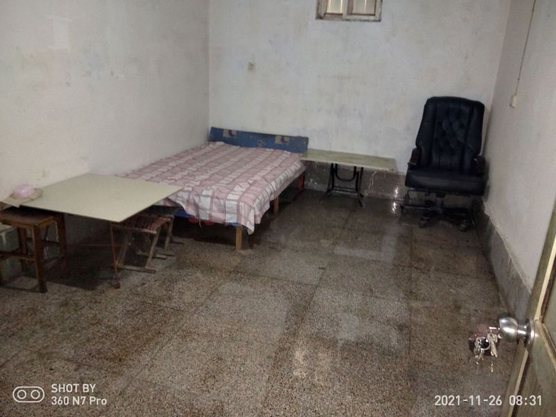 普通裝修1室1廳1衛20m2190元/月