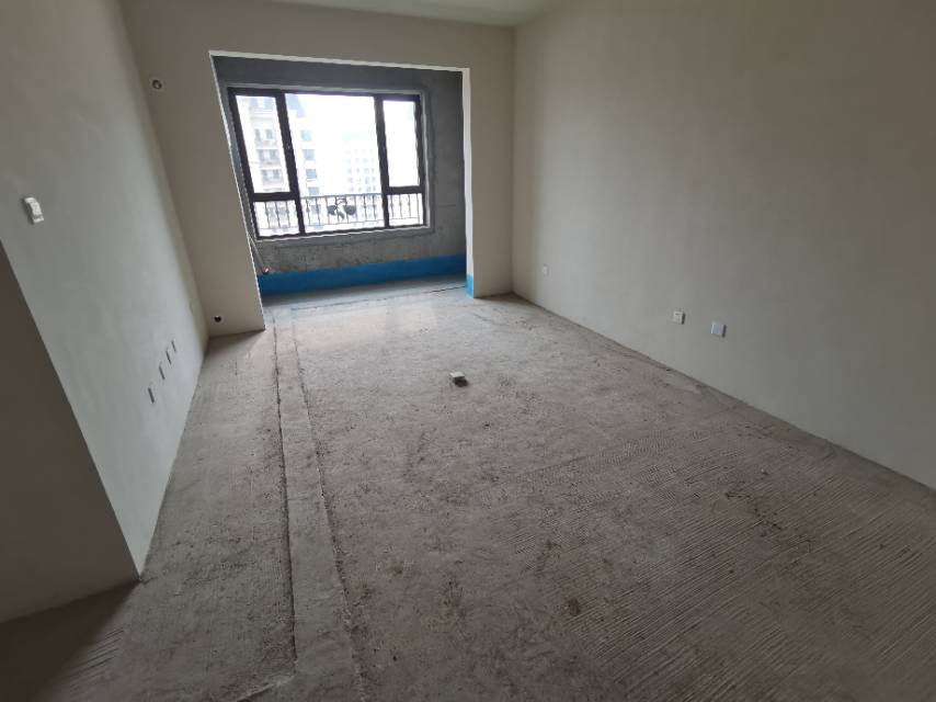 奧體華府毛坯2室2廳1衛93m276萬元