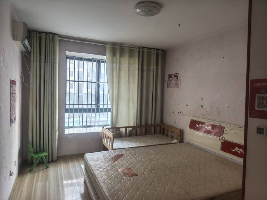 普通裝修2室2廳1衛113m21600元/月