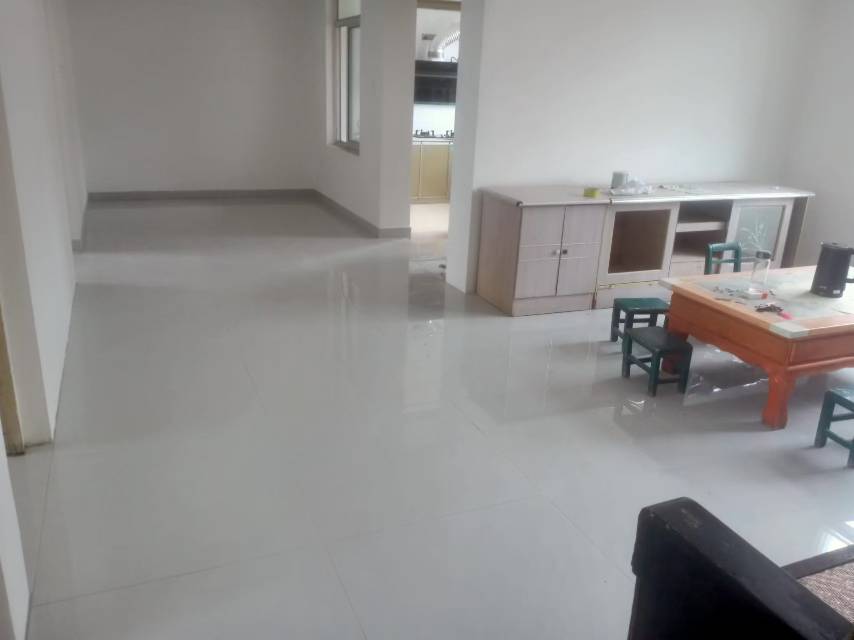 北辛北園街好房出租，房子干凈，環境安靜，交通方便，臨近學校和商圈。