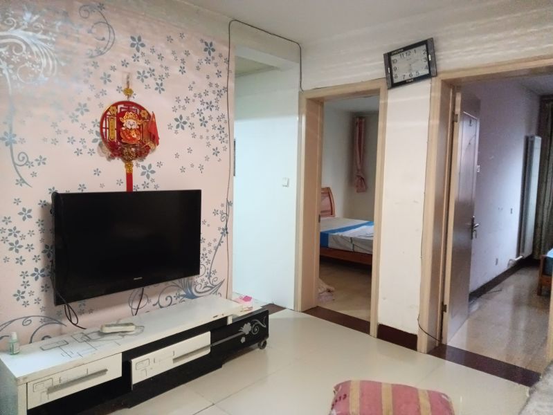 品質(zhì)小區(qū)！3室1廳1衛(wèi)90m2，拎包入駐，隨時看房。