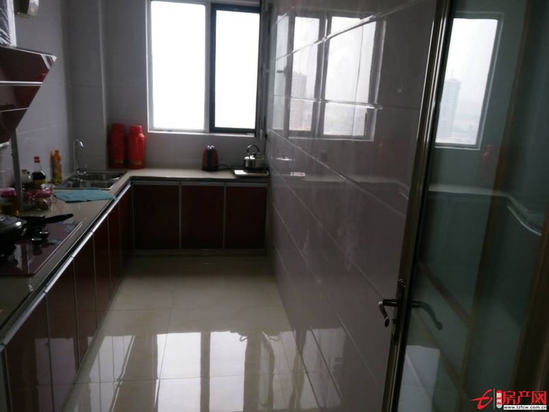 市中心，學區房