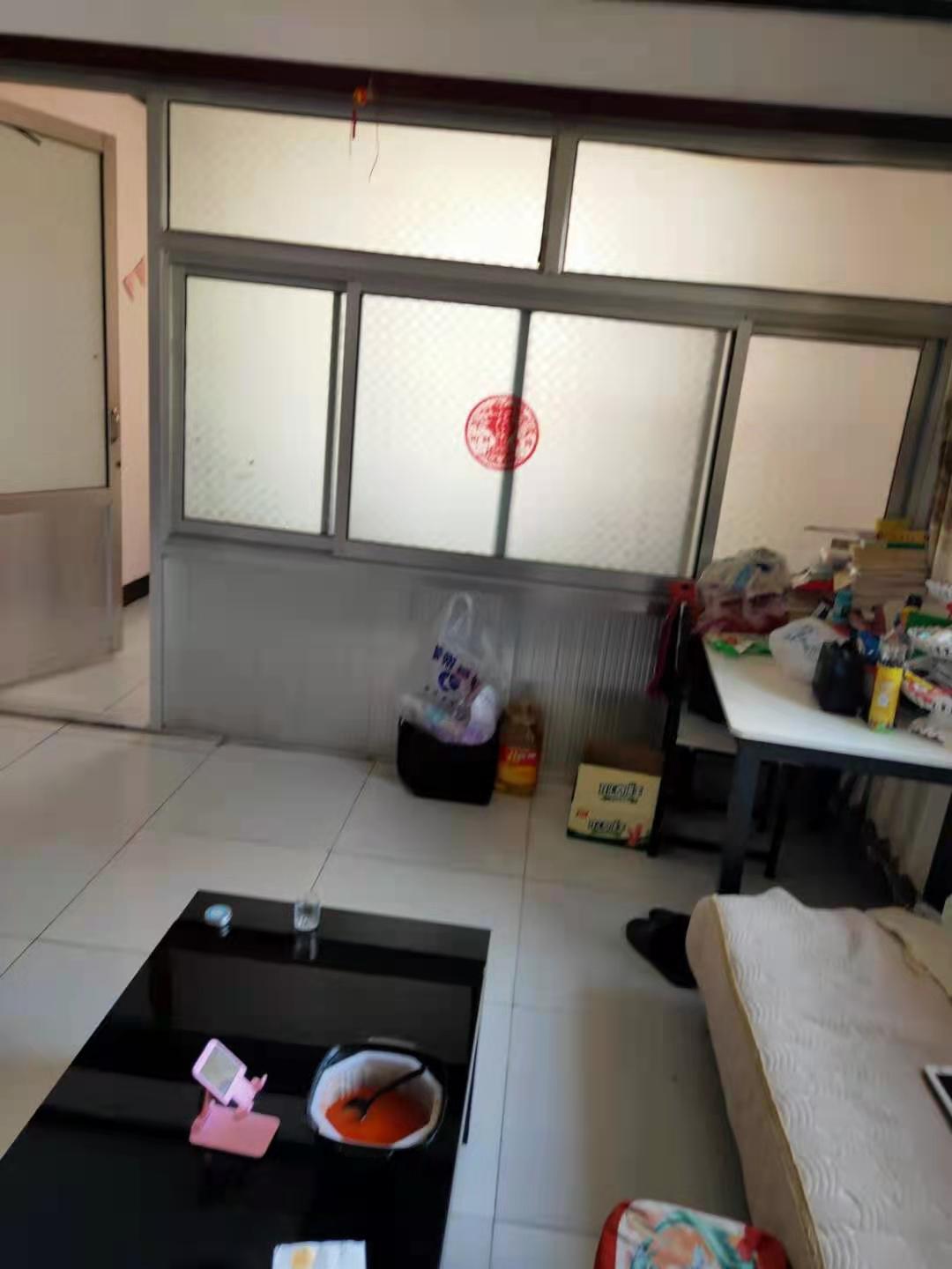 普通裝修3室1廳1衛97m270萬元