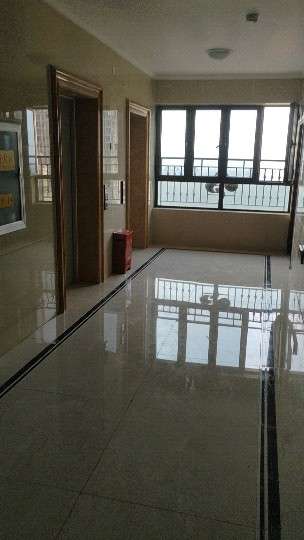 房東直售！祥云奧體華府3室2廳2衛114萬元136m2毛坯。可分期付款。