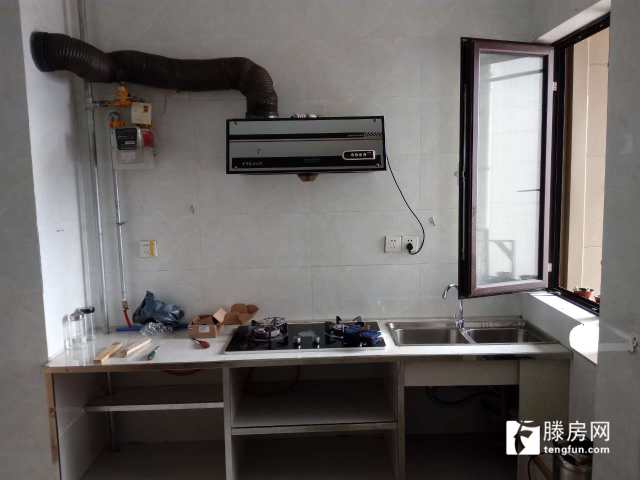 學區房，精裝修，拎包入住。