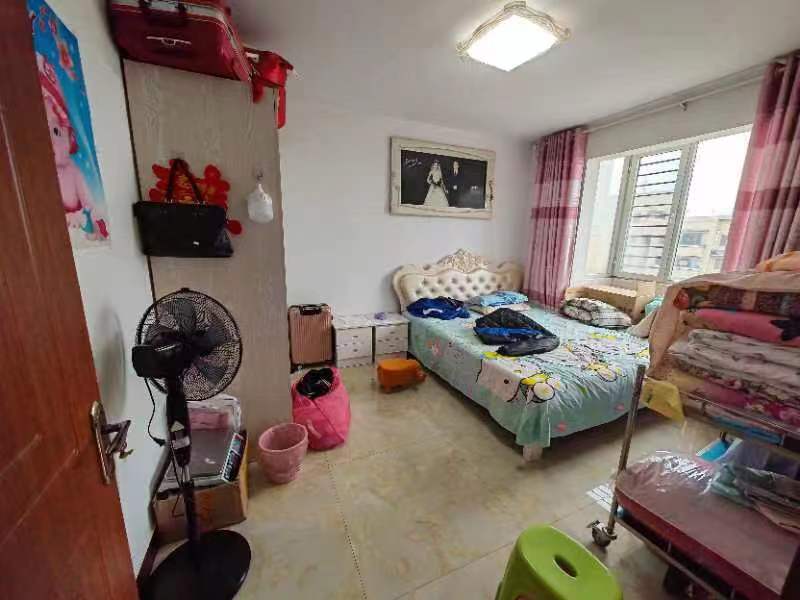 急售！雙學區精裝修3室2廳1衛100m285萬元