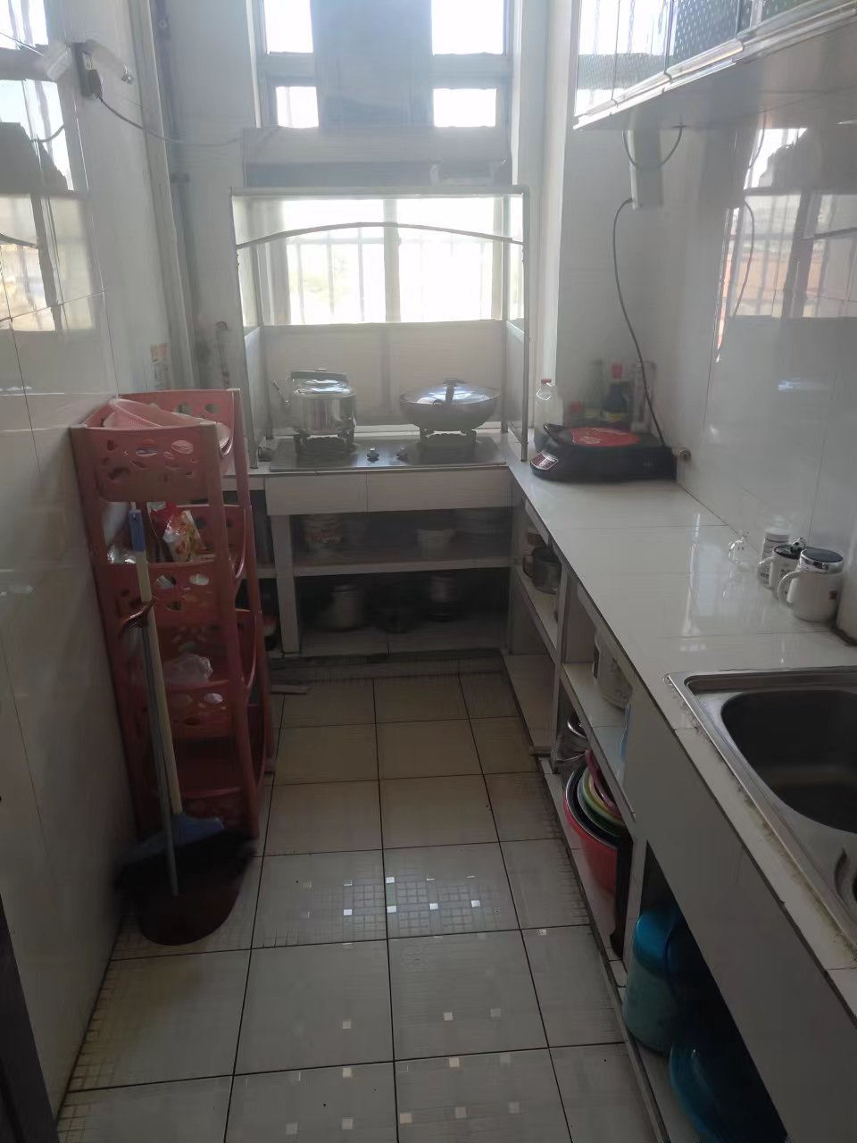 普通裝修3室1廳1衛87m268萬元