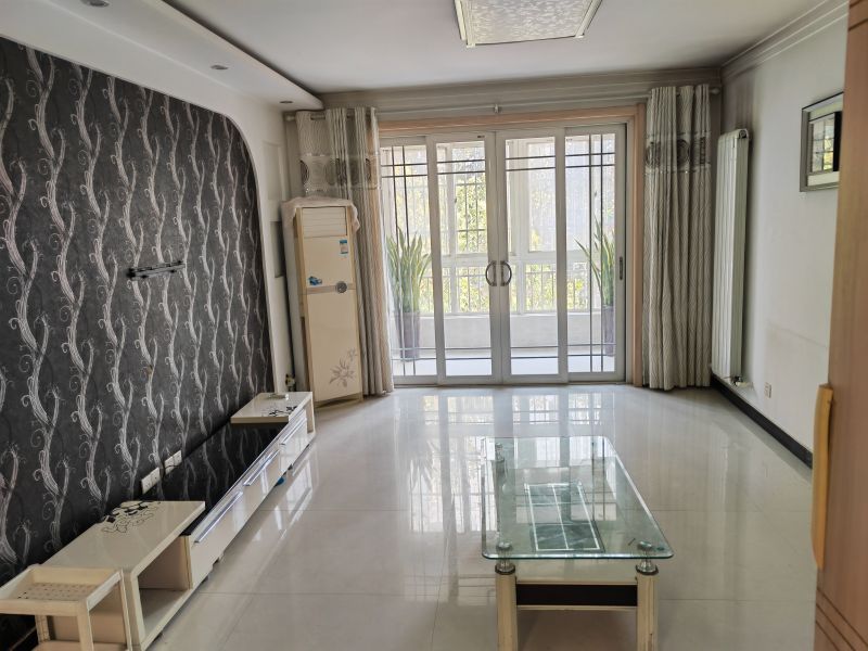 精裝修3室2廳1衛113m21600元/月