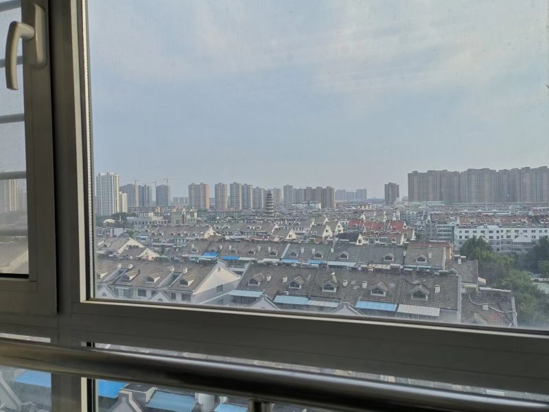 中央城個人的房子出租，價格便宜。122m2